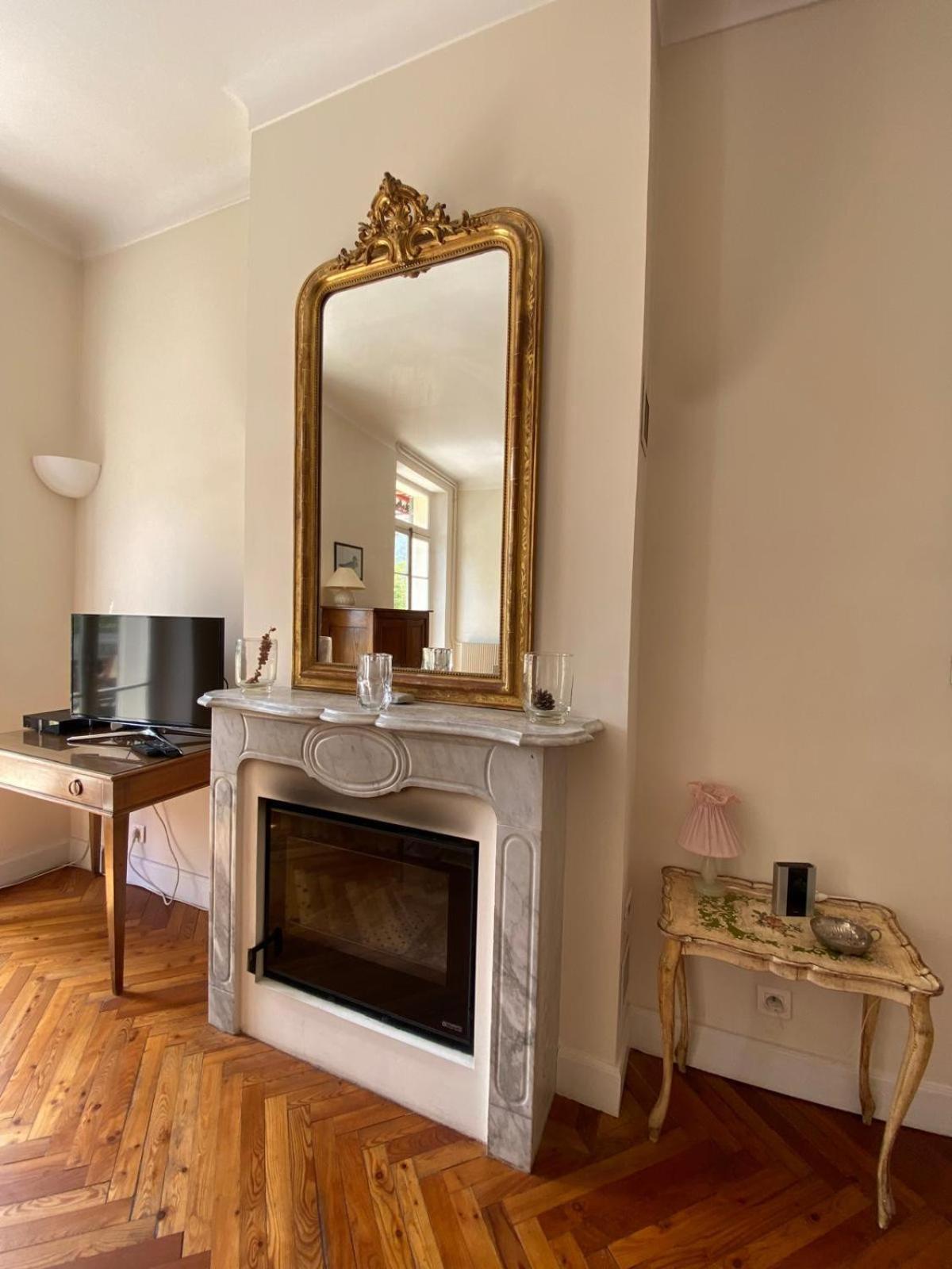 Palmeraie - Magnifique Appartement D'Epoque Avec Vue Mer 4 Personnes Avec Terrasse Le Port Nice Luaran gambar